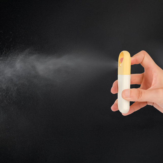 Portable 20/30ml Plastic Refillable Alcohol Hand Sanitizer Card Credit Spray Bottle Supplier