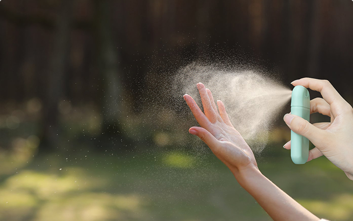 Application of portable spray bottle