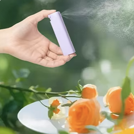Outdoor convenient spray bottle