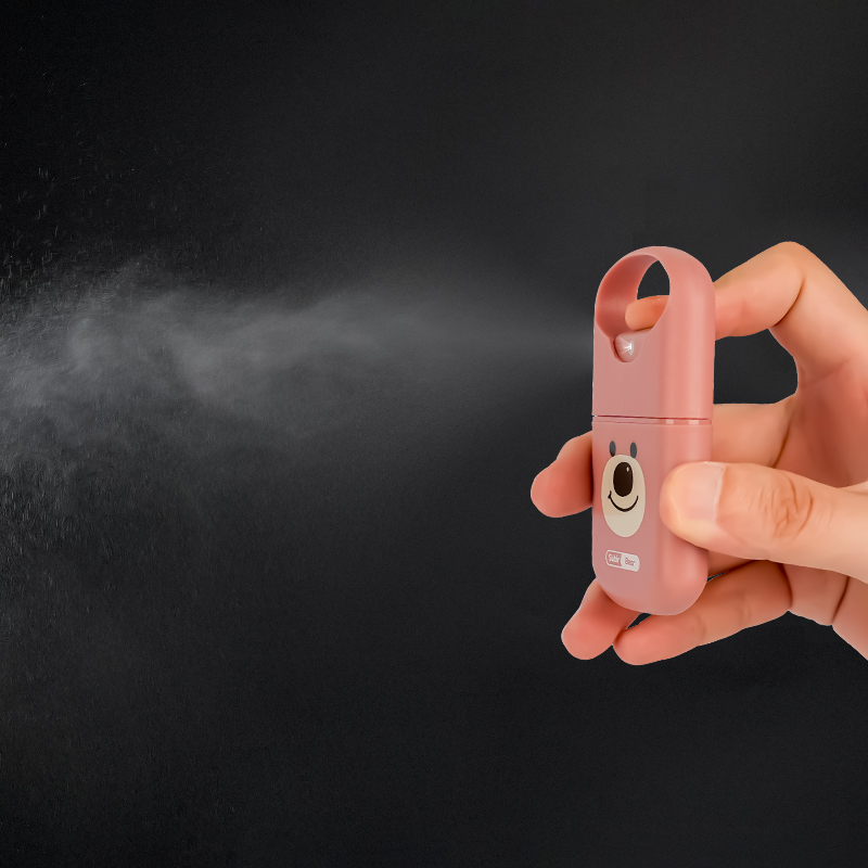 Plastic Refillable Pocket Portable 20ml Credit Card Spray Bottle for Hand Sanitizer manufacturer