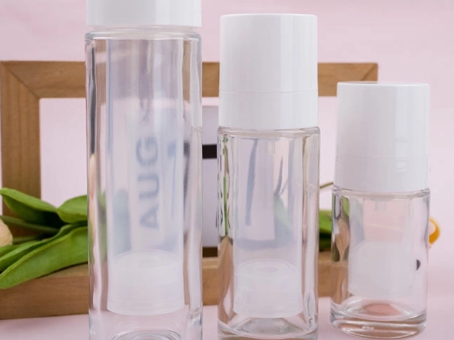 Glass-Airless-Pump-Lotion-Bottles-30ML-Container-Refillable-Cosmetic-Pump-Dispensers-for-Foundation-Moisturizer_800_600_640_479.png