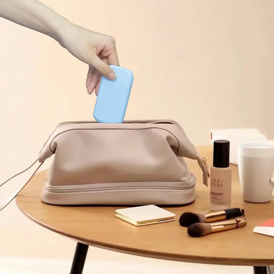 Ultra-portable card style sprayer