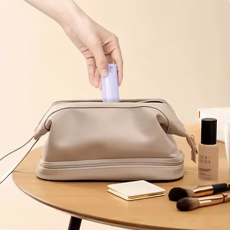 Travel spray bottle